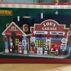 Lemax Lou's Christmas Garage 2013 #281441 Village Ceramic Lighted Building